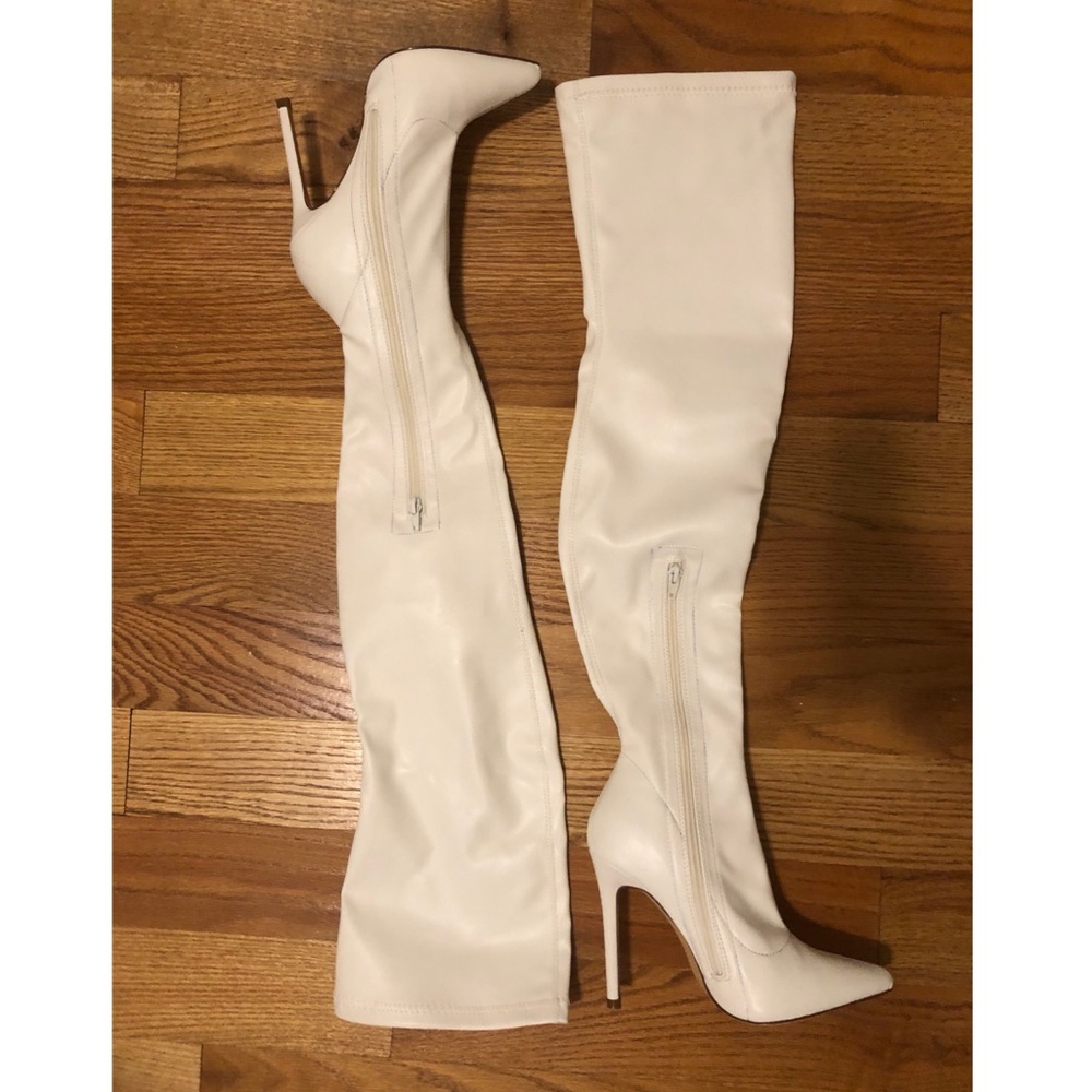 New White faux leather boots